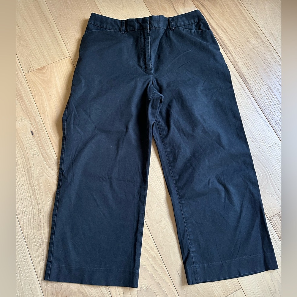 Women’s Black capris